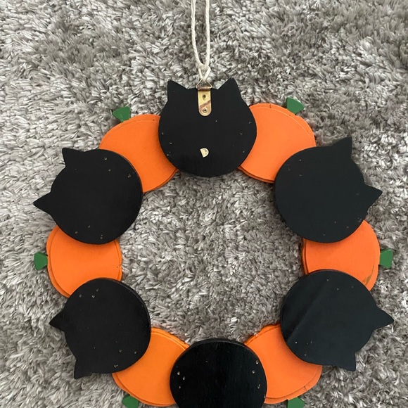 Cat wood homemade wreath. - Picture 2 of 3